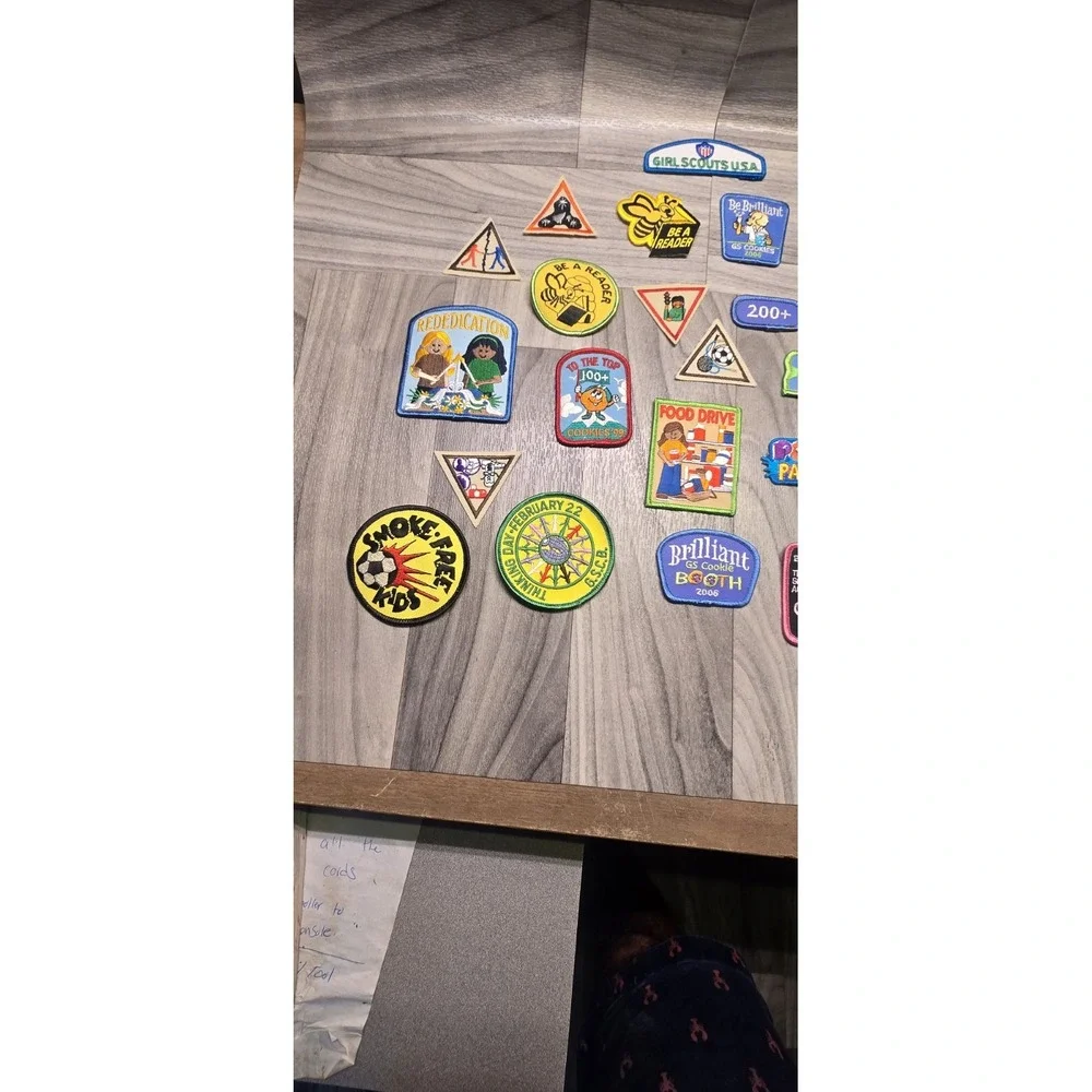 mixed collection of vintage Girl Scout embroidered badges & patches 90's/00's
